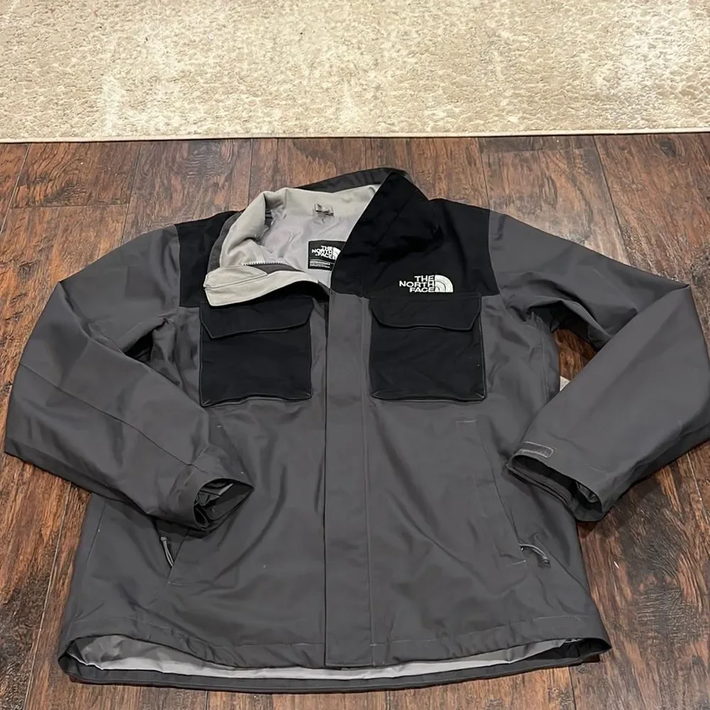 The North Face Hauser Nylon outdoor jacket grey and black size L in EUC big logo